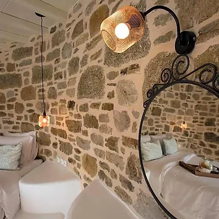 Salty Hotel Ano Mera