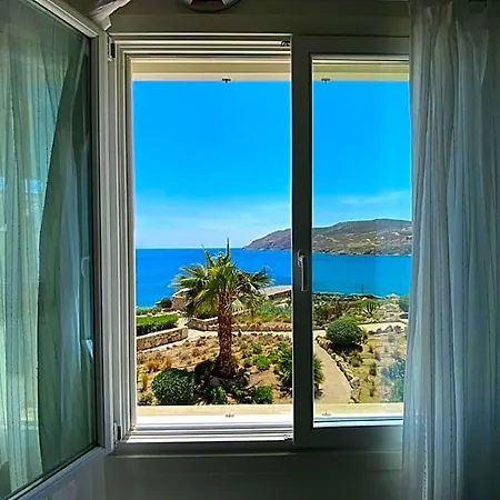 Hotel Salty Ano Mera