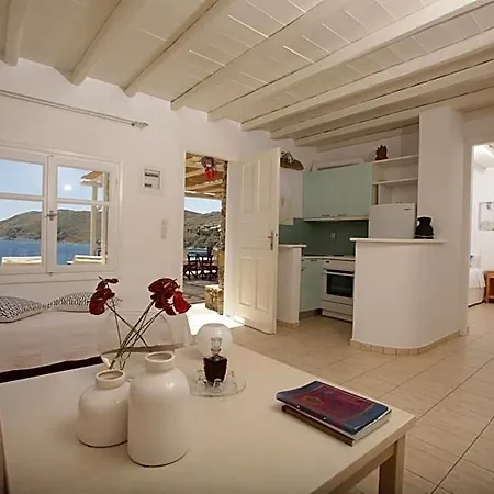 Salty Hotel Ano Mera