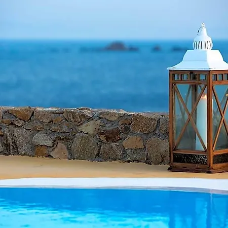Salty Hotel Ano Mera